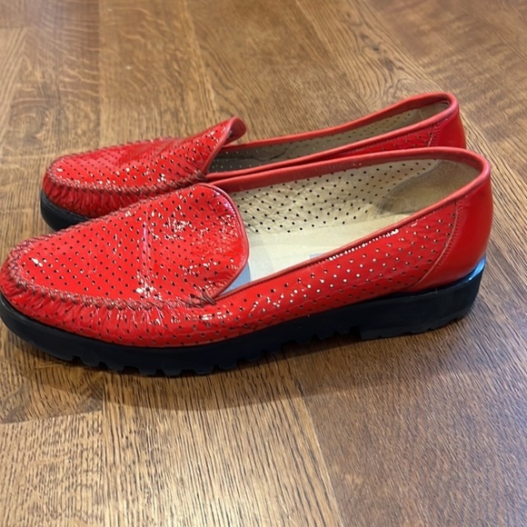 Diane B Women’s Loafers Red and Black - Picture 3 of 7